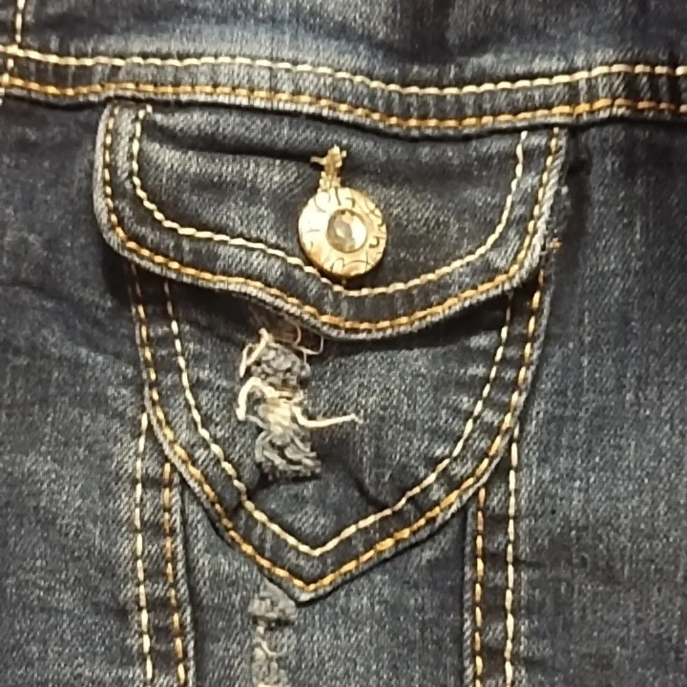 Jean jacket - Picture 2 of 5